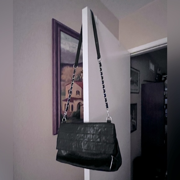 Nicole by Nicole Miller black gold over crossbody - Picture 4 of 12